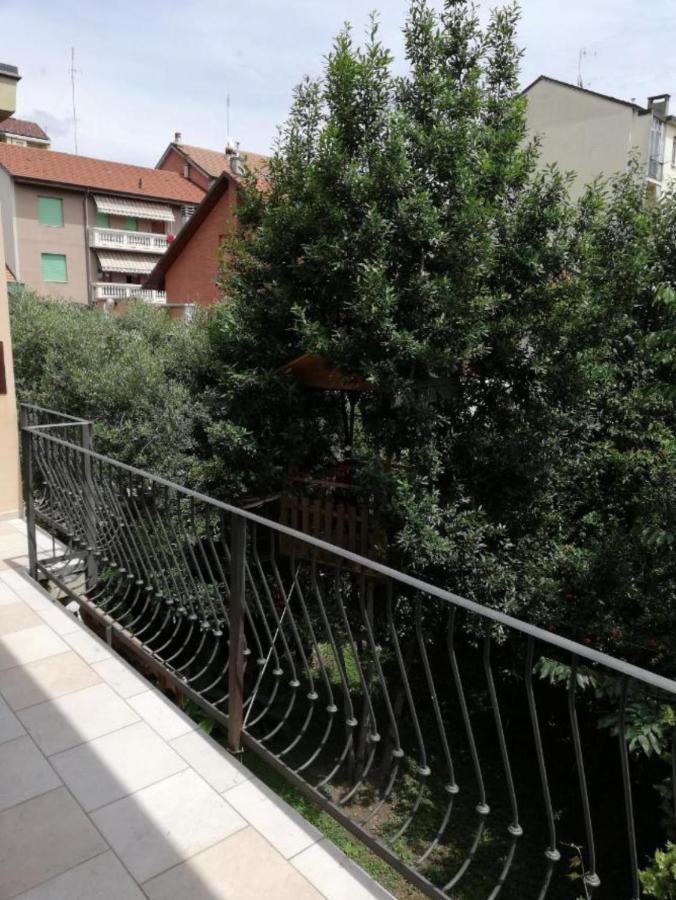 Apartamento Yellow House Turín Exterior foto